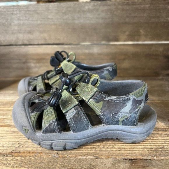 Childrens Kids Keen Rubber Newport H2 Waterproof Camo Shoes Sandals Size 5 C GUC - Picture 2 of 6